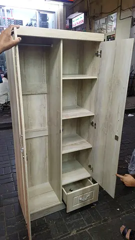 Stunning Modern Wardrobe with Full-Length Mirror