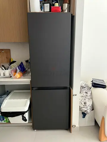 Samsung bespoke fridge bottom freezer look same brand new also one year warranty