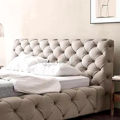 Style Luxurious Tufted Velvet King Bed