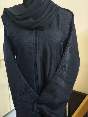 Elegant Black Abaya with Intricate Design