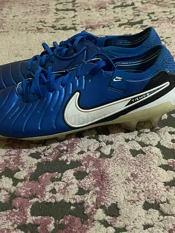 جزمة كرة قدم رياضية