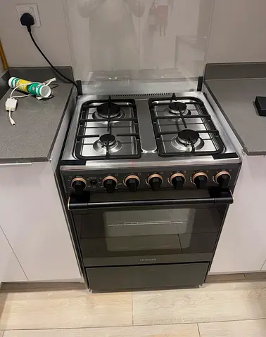 Gas cooker like new Toshiba brand 60cm very good working little used