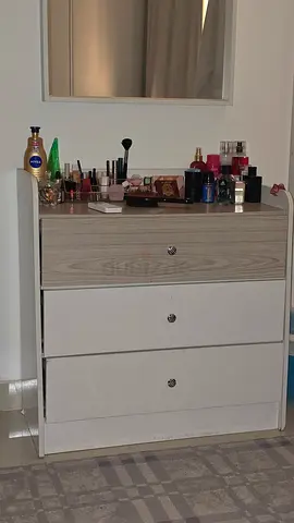 Chest of Drawer with Ample Storage / Dresser