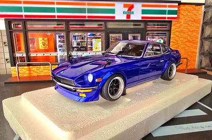 Stunning 1/18 Autoart Blue Datsun 240Z Model Car