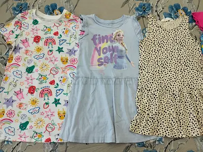 All for 40 AED Beautiful Dresses for 3-5 years old girl in perfect condition