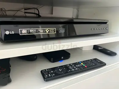 LG 3D Blu-Ray / DVD Home Theatre System LHB655 1000W 5.1 channels