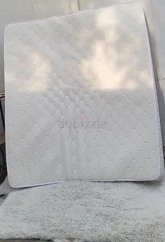 Used for one month almost still new Size 180×200