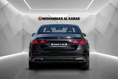 MERCEDES BENZ E 300 - 2024 - GCC - GARGASH WARRANTY + SERVICE CONTRACT - ORIGINAL PAINT-3