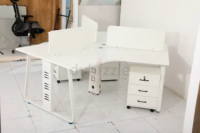 Staff cross workstation