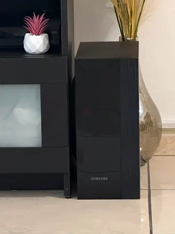 Samsung Sound System with Woofer and 6 Speakers