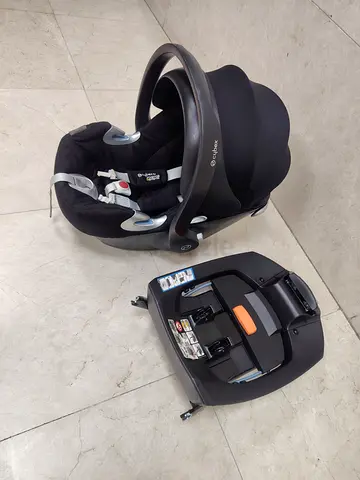 Cybex aton Q with base car seat