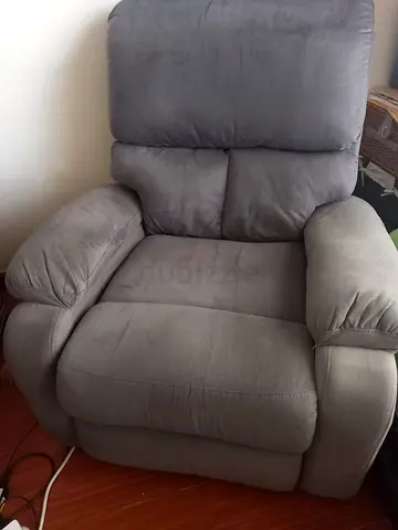 Cozy and Comfortable Recliner Armchair