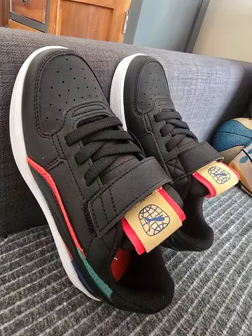 New Original Puma Boy / Girl Shoes Black white Suitable : 8 to 10 years