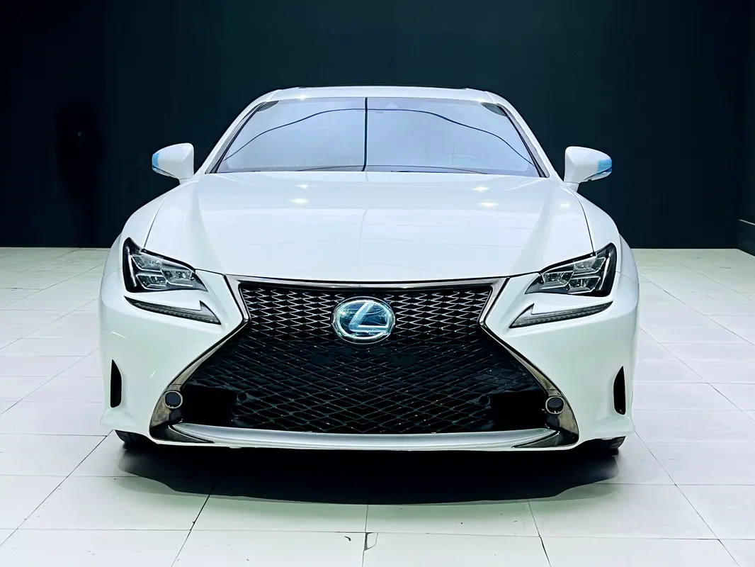 Lexus RC F 2016 — photo 1 of 12