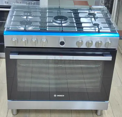 Bosch stove full gas top 5 burner 90by60 cm size   Oven fan everything  Excellent condition perfect