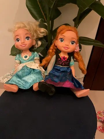 Vintage Disney Frozen Dolls - Anna  Elsa