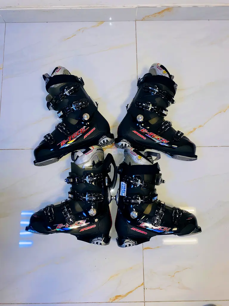Ski Alpaine Boots Two Pairs Atomic Size(27.5-28  28.5-29)