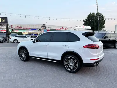 صورة 4 لـ 2015 Porsche CAYENNE