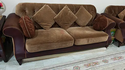 Comfortable Brown Upholstered Sofa 3+2+1