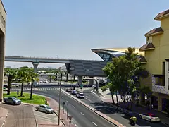 Family living 3BR Lavish spacious Huge hall &amp; room prime location oud metha