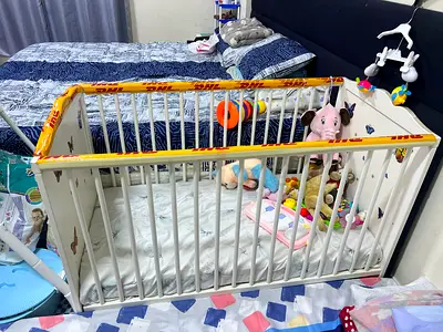 Gentle White Crib for Sale - Perfect for Your Little One! Used only 6 months, with mattress,