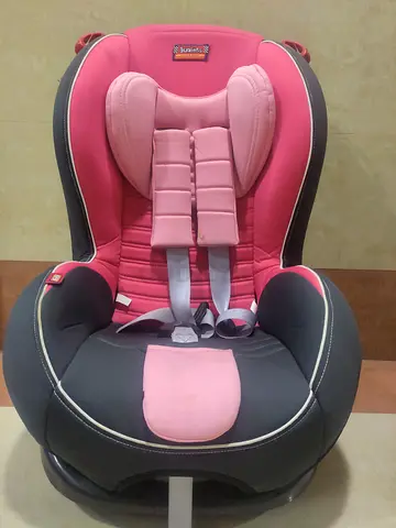 Gently Used to 9 months to 6 yrs Juniors Baby Car Seat in Pink - Safe  Comfortable!
