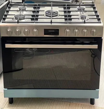 Bosch full gas latest model same like new condition  with fan in side