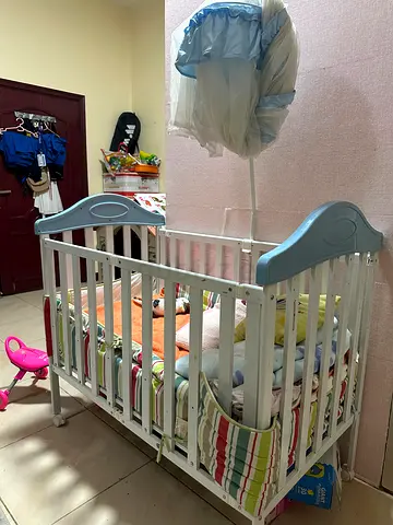 Baby crib