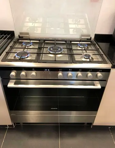 Siemens latest model full gas cooker for sale very good working new model