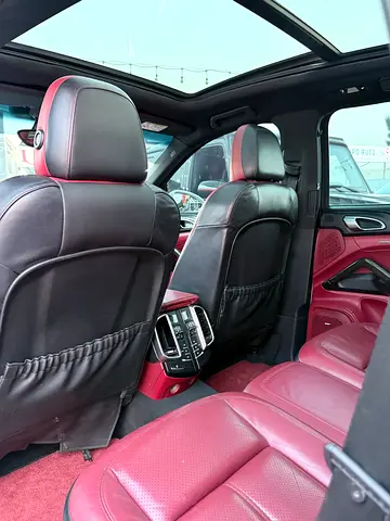 صورة 8 لـ 2015 Porsche CAYENNE