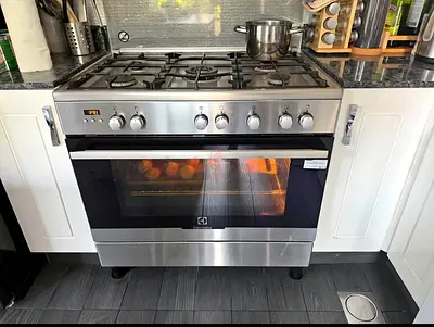 Electrolx Gas 5Burner stove Electric Oven 90x60cm