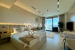 Luxury | Upgraded Studio | Canal Views