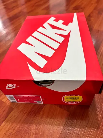 Nike Shoes Box - Size 7