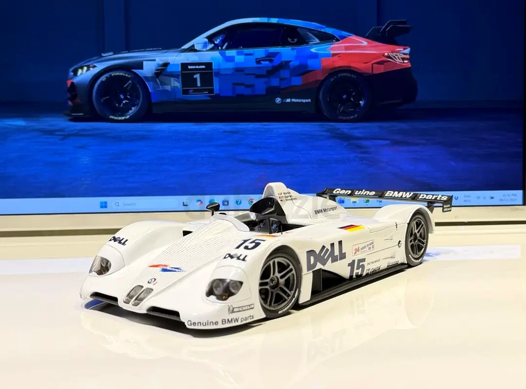 BMW V12 LMR LE MANS Winner #15 Scale 1/18 by Kyosho Dealer Edition