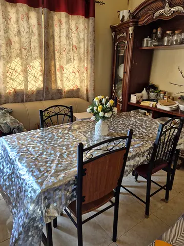 Dining table with 4 chairs included