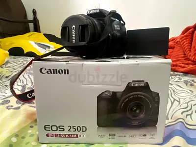 Canon EOS 250D + 18-55 mm Lens under warranty