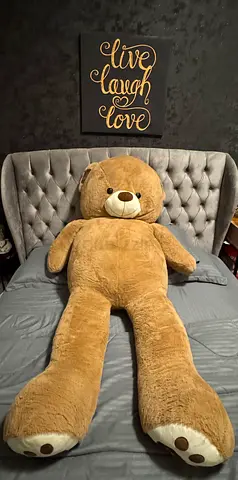 Giant Plush Teddy Bear - Perfect Companion!