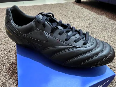 Mizuno football shoes