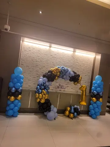 Balloons decorations services Available