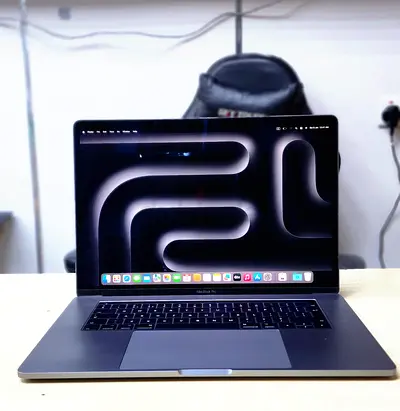 MacBook Pro A1707 2017 Core i7 16GB Ram 500GB SSD 4GB Graphics 15 TouchBar Space Grey