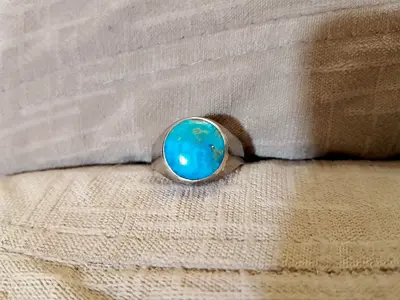 Beautiful Turquoise Ring in Silver Setting