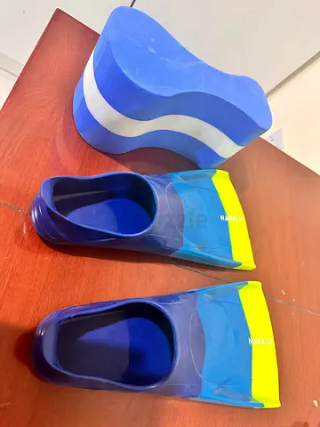 Quality swim floaty and flippers