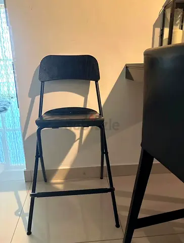 Stylish 4 Black wood  4 Metal Bar Stool