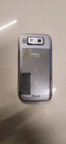 Nokia e72 mobile