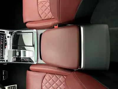 صورة 10 لـ 2025 AUDI SQ7