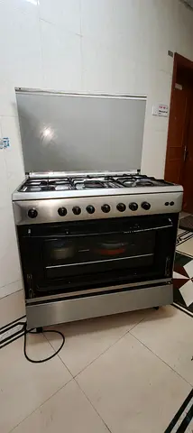 5 Burner Stove and Gas oven