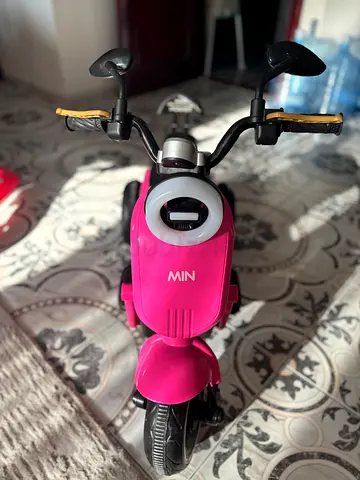 Cute Pink Mini Scooter for Kids