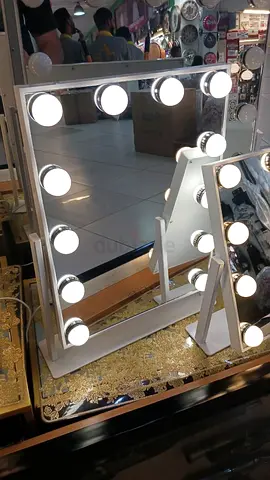 Elegant Hollywood Style Vanity Mirror