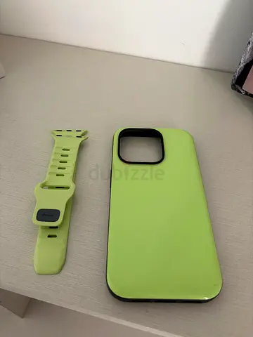 Nomad glow 2.0 limited edition case and strap
