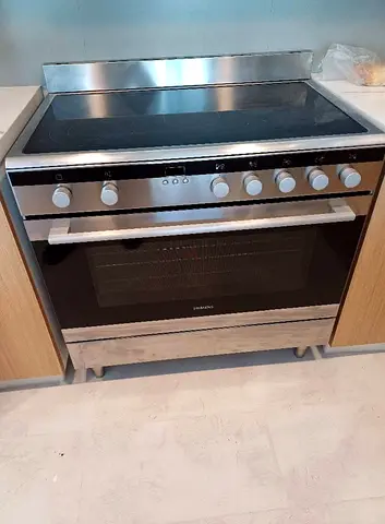 Siemens Electric Ceramic Cooker Size 90x60 cm